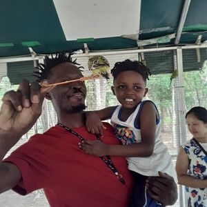 Meet your Posher, Elliot